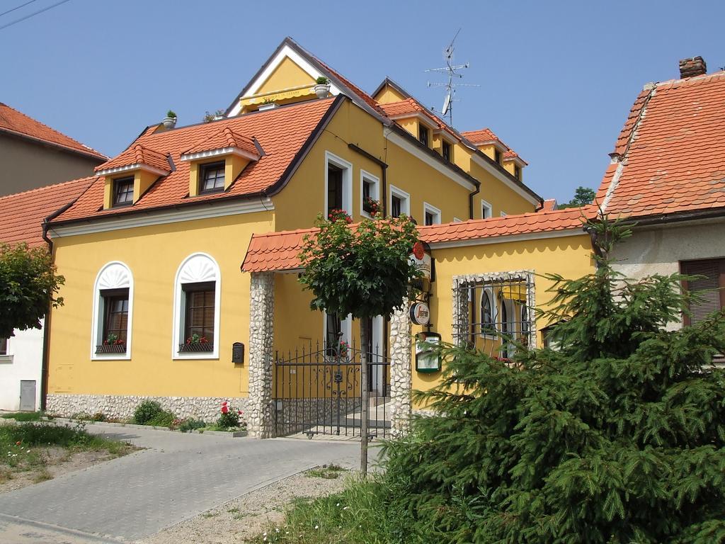Hotel U svatého Urbana à Mikulov Extérieur photo