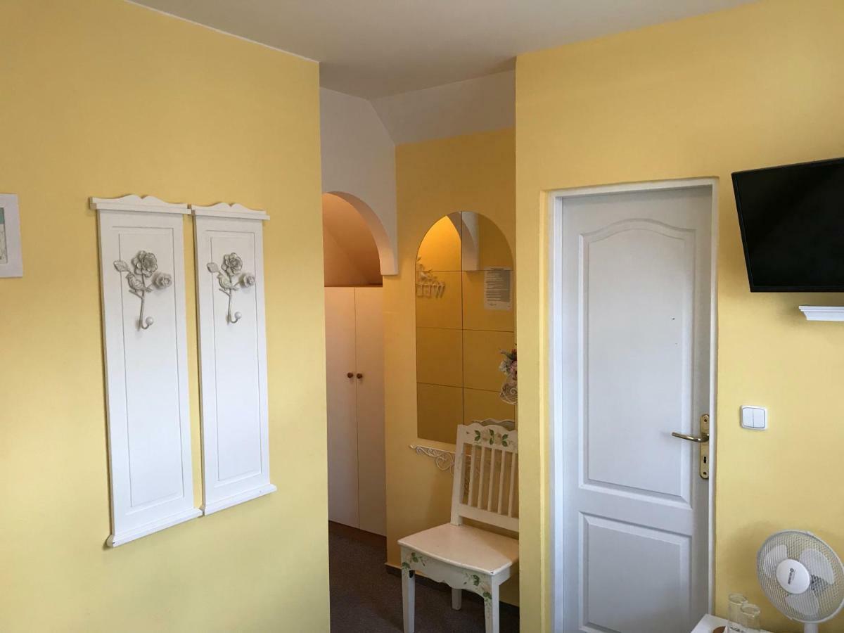 Hotel U svatého Urbana à Mikulov Extérieur photo